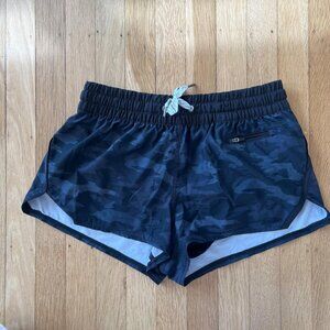 Vuori Shorts